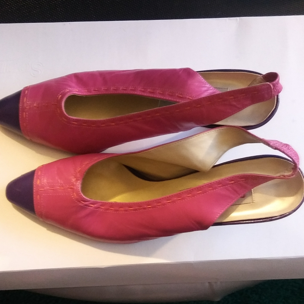 Sling back pumps.
